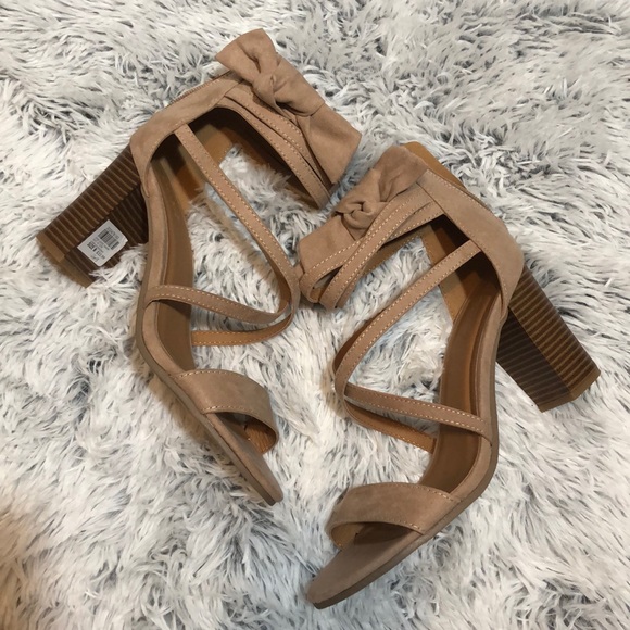 NWT Taupe Suede Heel Sandals - Picture 4 of 8